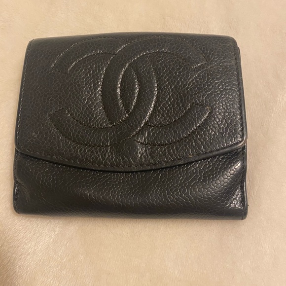 AUTHENTIC CHANEL Vintage black caviar leather bifold snap wallet - Picture 2 of 16